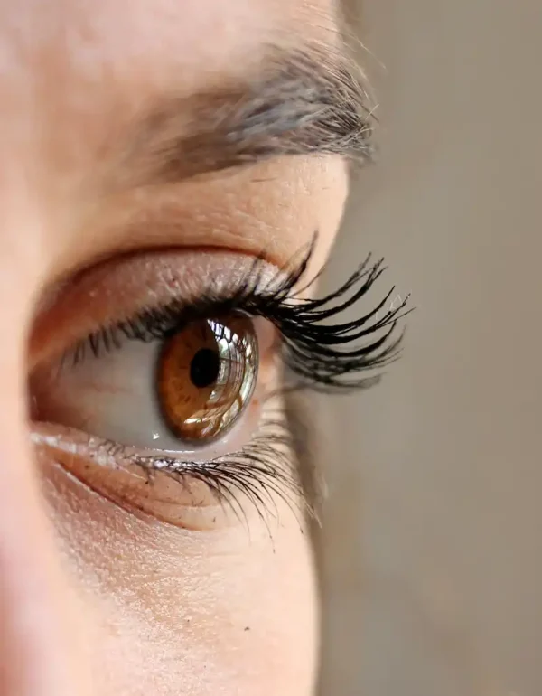 Photo by Pixabay: https://www.pexels.com/photo/women-s-black-mascara-63320/